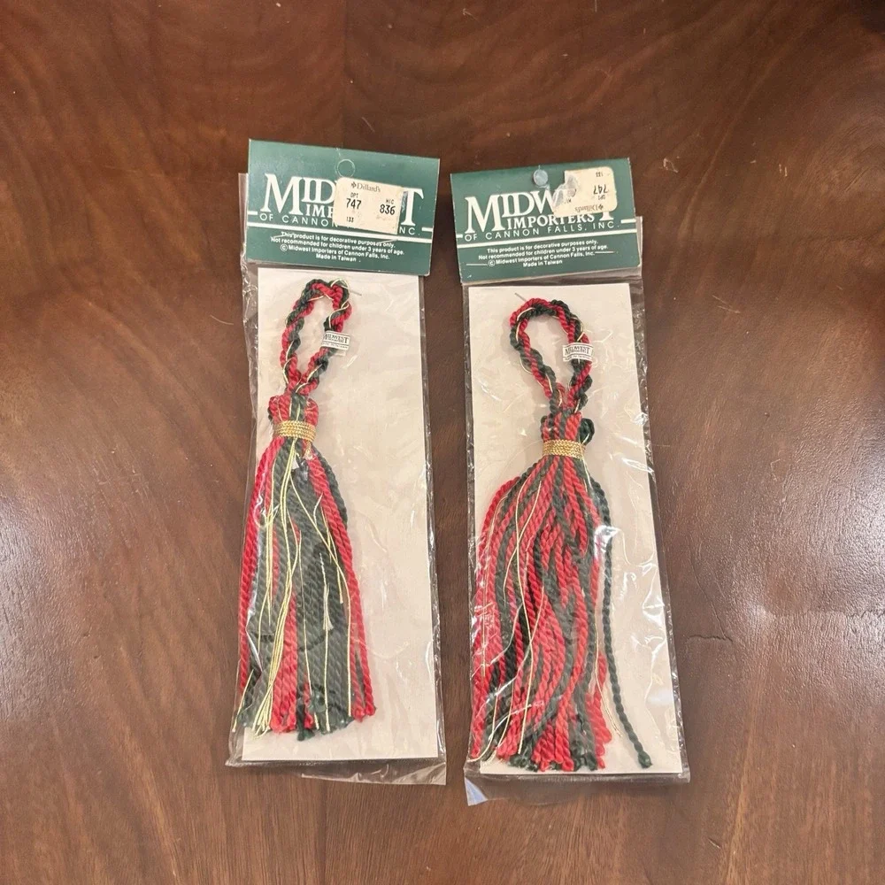 Vintage Midwest Importers Tassel Napkin Rings Red Green Gold Set of 2 NOS